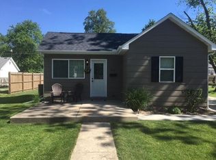 206 E Lincoln St, Monticello, IL 61856
