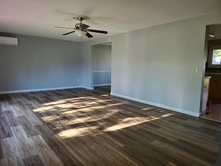 4911 Yeaworth Ln — Photo 7