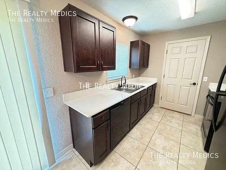 561 Marion Oaks Blvd — Photo 4