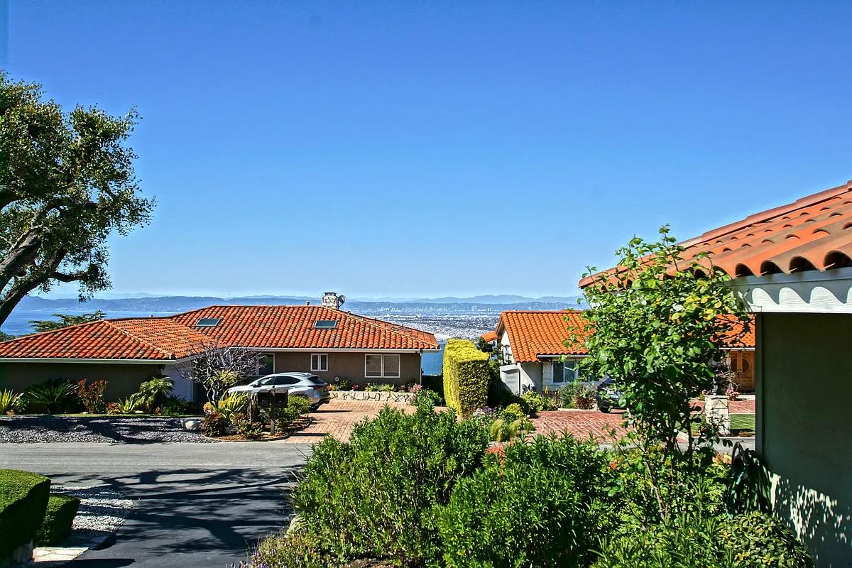 Building Photo - 2232 Via Acalones