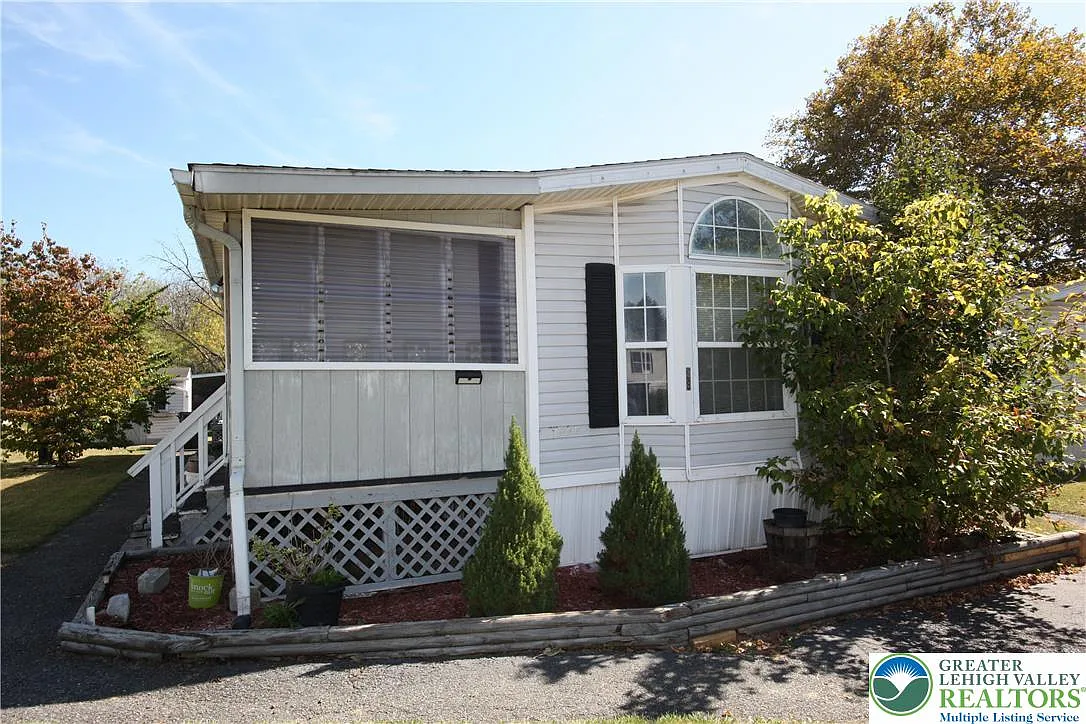 38 Oakwood Ct photo 1