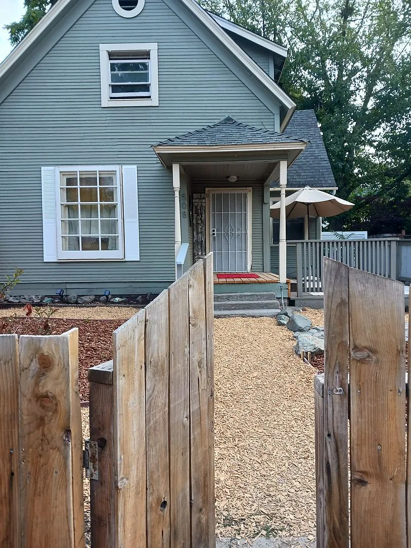 C St 508 — Photo 1