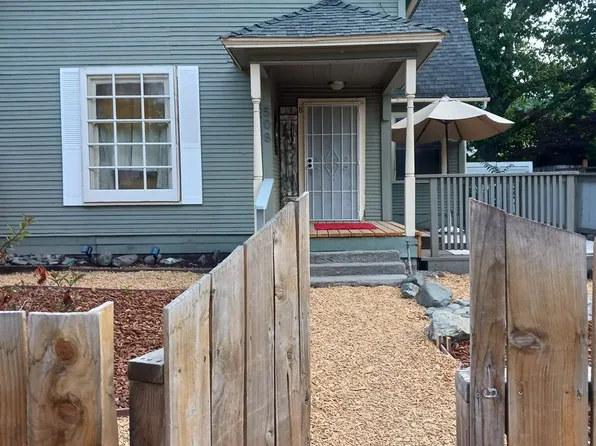 508 NW C St, Grants Pass, OR 97526