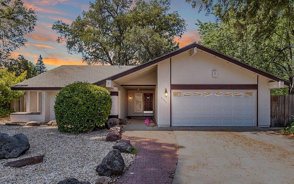 1st image of 8240 Foxfire Dr