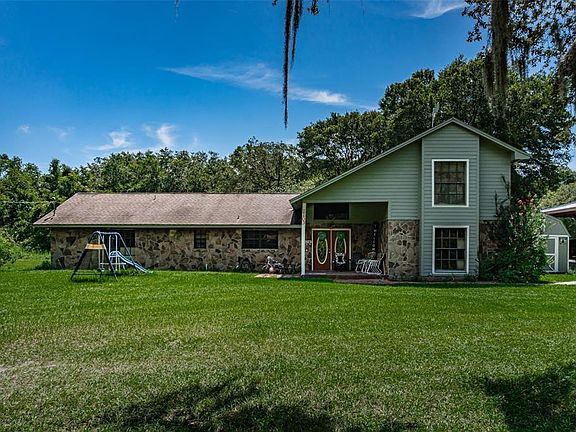 3rd image of 2203R Harvill Ln