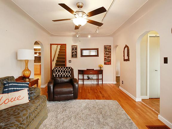 4th image of 4065 Lester Ave NE