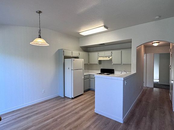 5th image of 8101 Pebble Cove Ct APT B