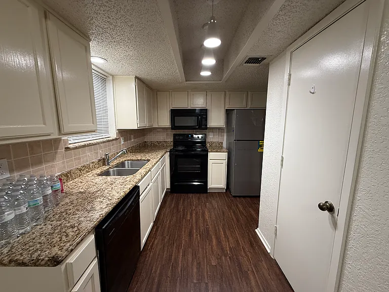 2509 Stanford St #A — Photo 9