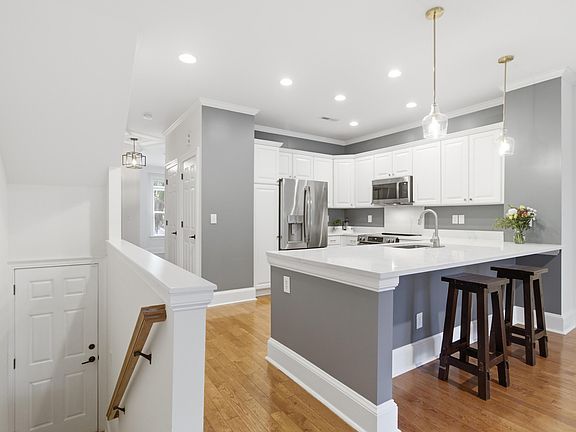 5th image of 630 Windermere Blvd #3B