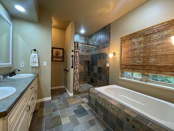 5th image of 7489 Trailwood Dr