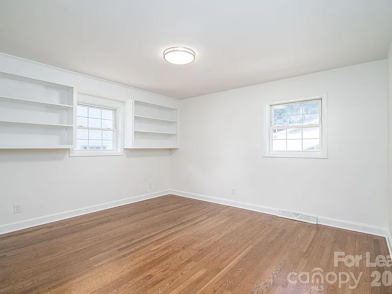 2020 Helen Dr — Photo 27