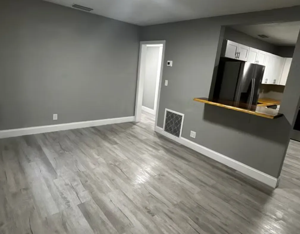 4 bed, 1450 sqft, $2,100 — Photo 1