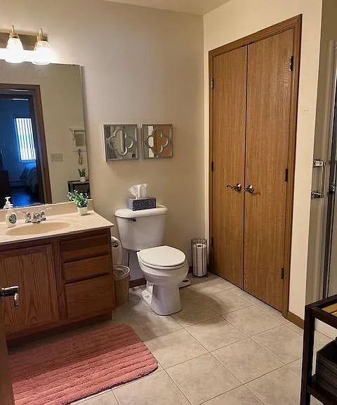 990 Linden Dr #4 — Photo 5