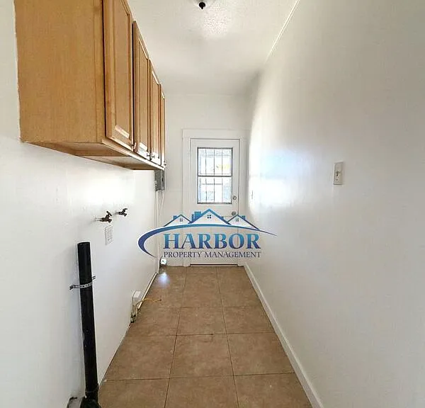 645 W 15th St — Photo 13