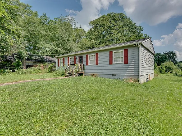 1424 Hosea L Williams Dr NE — Photo 2