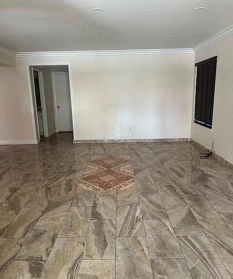 6105 Ambergrove St — Photo 32