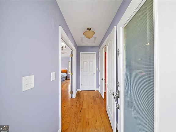 4th image of 137 Meadow Wood Ln
