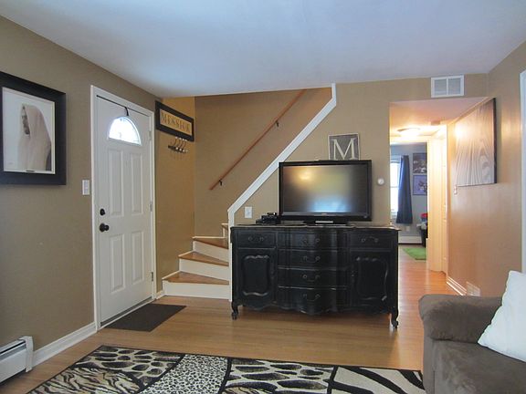 3rd image of 61 Oehman Blvd