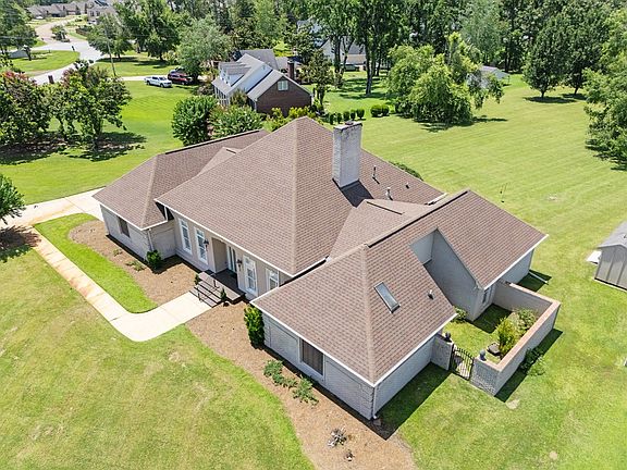 2nd image of 106 Cedar Hill Dr