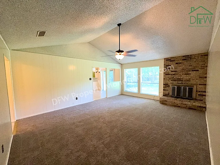 1613 Edge Hill Rd — Photo 2