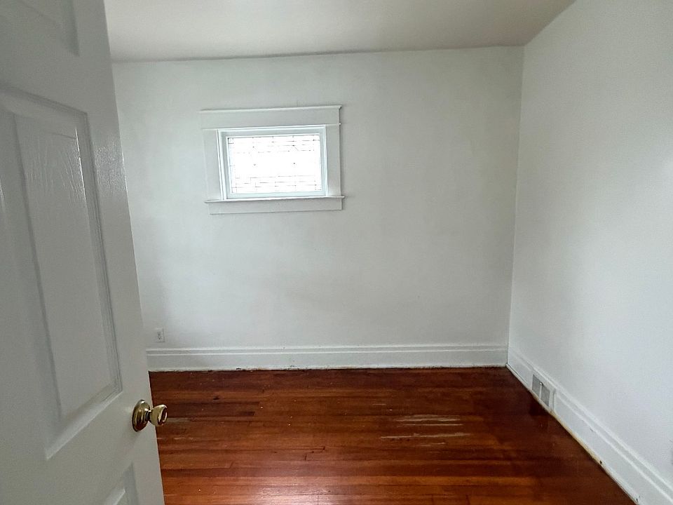 2nd image of 1786 Welch Ave #1