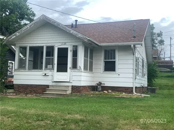 1328 Glenway Dr, Newton, IA 50208