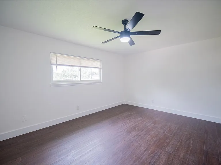 4815 Caris St — Photo 32