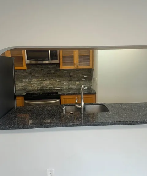 1407 NE 56th St #310 — Photo 3