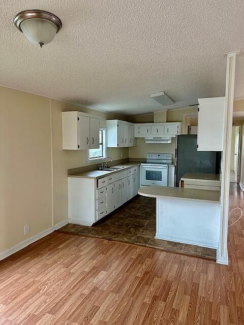 1st image of 33 Mariposa Lane