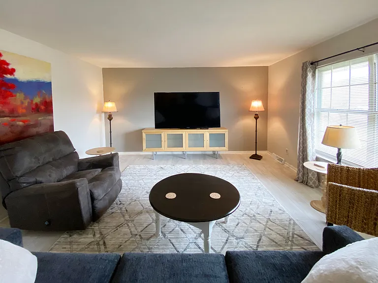 11703 S Williamsburg Dr — Photo 3