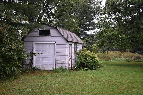 2nd image of 299 Church Rd