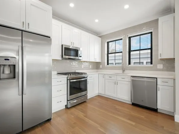 281 Lamartine St #1, Jamaica Plain, MA 02130