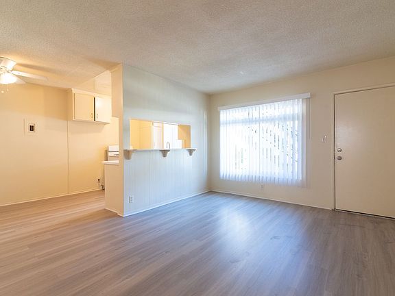 3rd image of 4848 Saint Elmo Dr #3