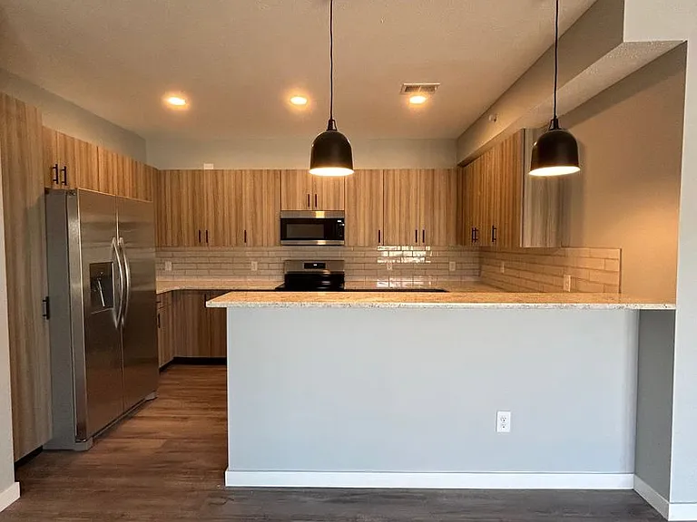 2723 Adams St — Photo 5