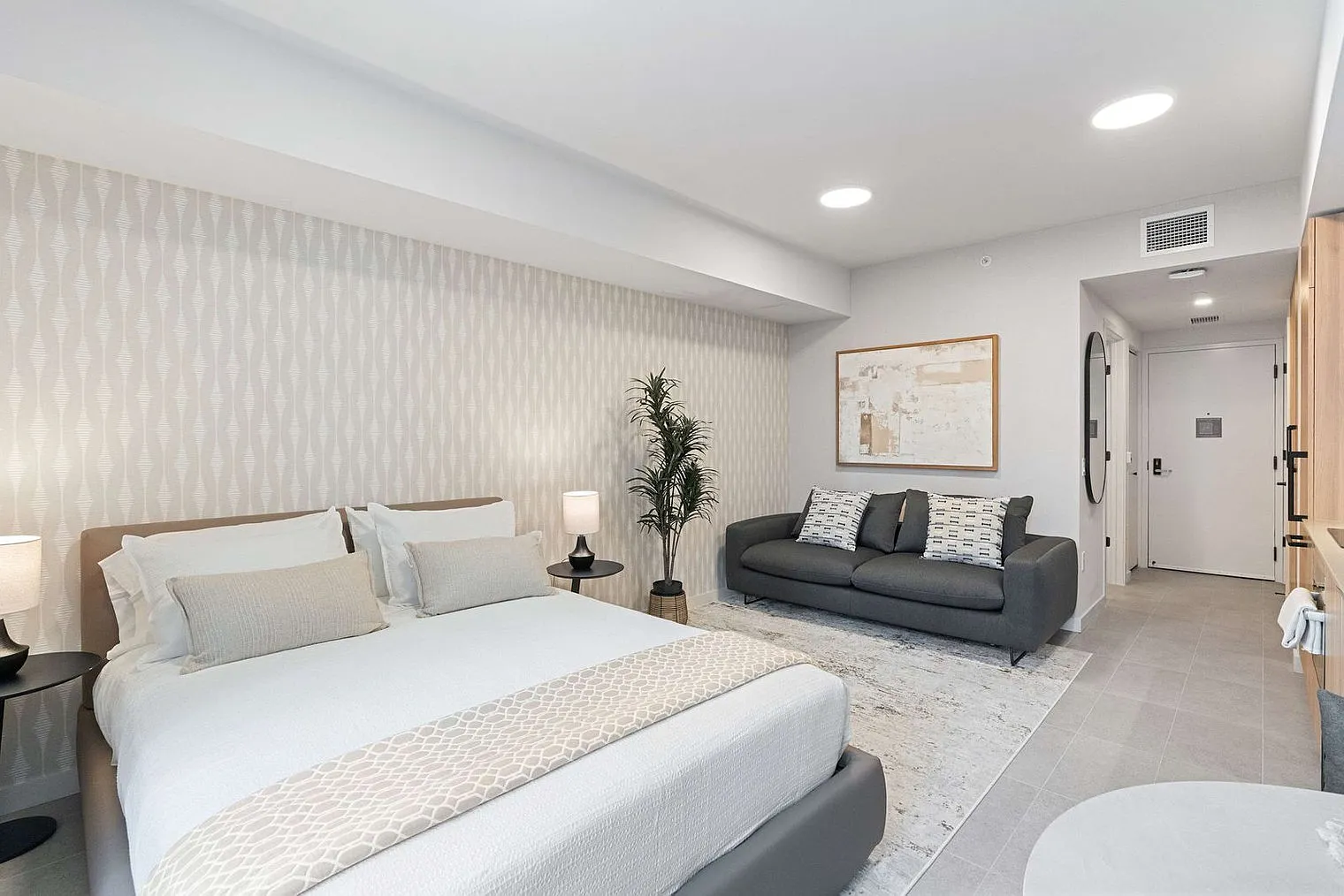 Studio, 1.0 bath, 376 sqft, $7,004 — Photo 2