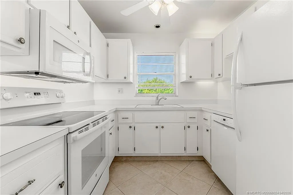 2 bed, 2.0 bath, 1014 sqft, $1,750 — Photo 3