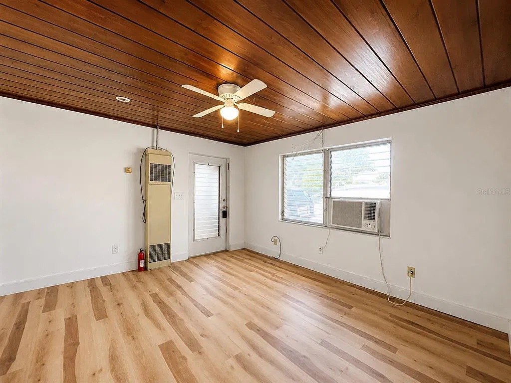1 bed, 1.0 bath, 413 sqft, $1,200 — Photo 2