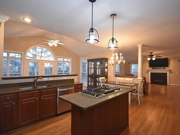 4th image of 1108 Providence Ct