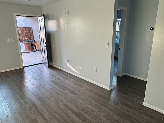 2nd image of 424 Katherine Dr Rear 1/2