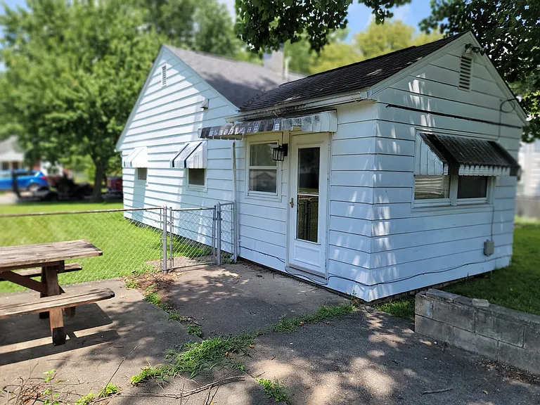 2617 Sibley Ave — Photo 6