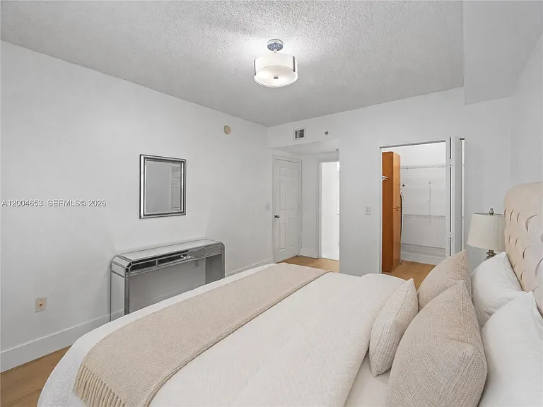 17145 N Bay Rd #4311 — Photo 6