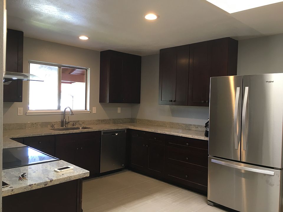 1st image of 1059 Summerview Dr