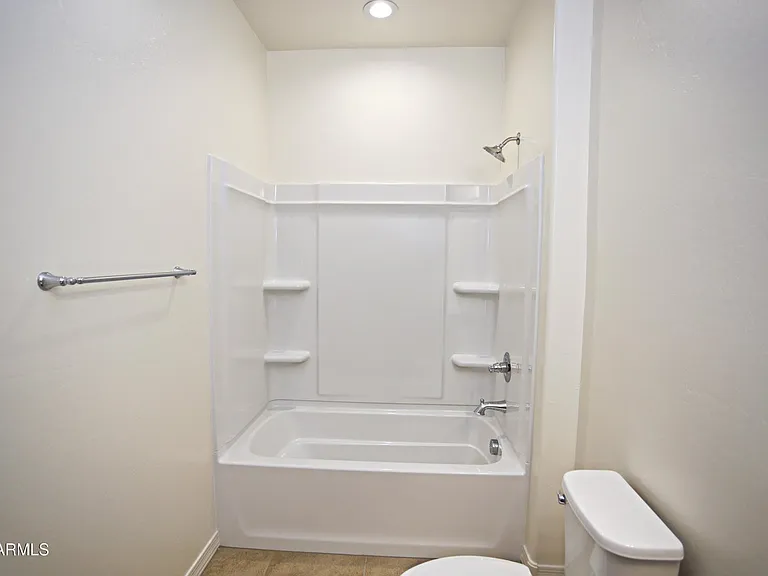 879 W Finch Dr — Photo 32