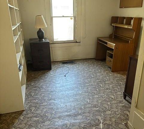 5th image of 684 Oleander Ave