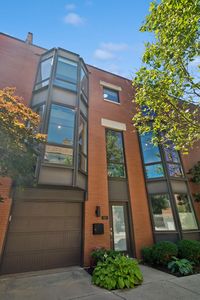453 W Blackhawk St, Chicago, IL, 60610