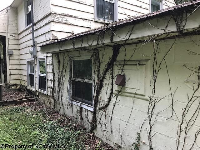 2nd image of 288 E Rd
