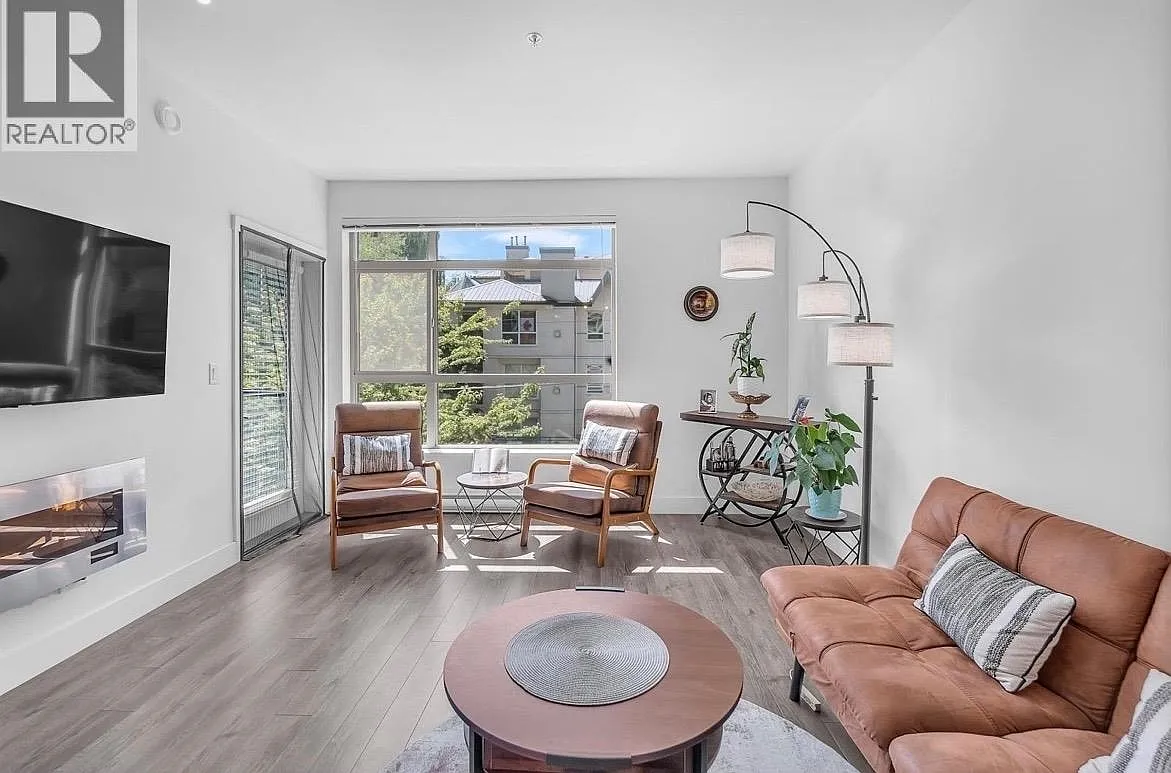 2 bed, 900 sqft, $2,700 — Photo 2
