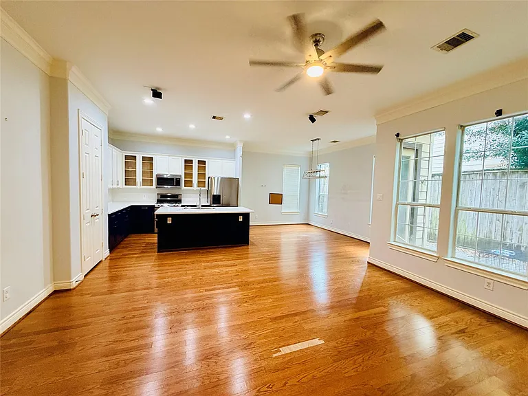 3526 Cline St — Photo 5