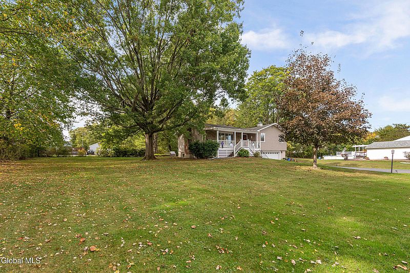 2nd image of 8 Cottage Avenue