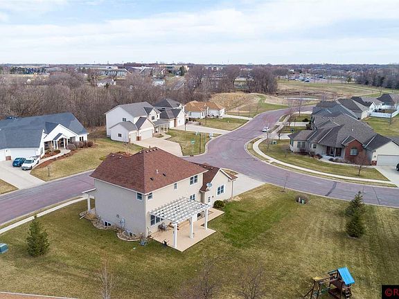 2nd image of 320 Woodhaven Cir